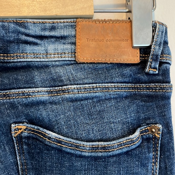 ZARA distressed zip hem jeans - Picture 10 of 11